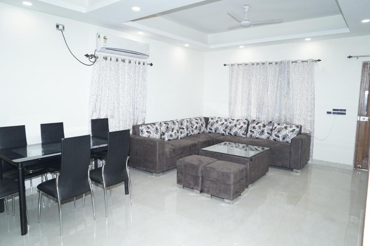Madhav Kuteer B- 34 Vrindāvan Buitenkant foto